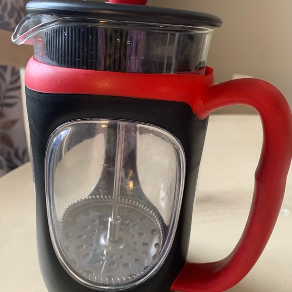 Bodum Black and Red French Press Coffee Maker 32 Ounce - Picture 3 of 4